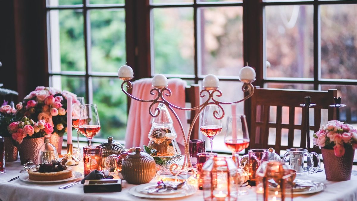 24 geniale Sprüche mit denen du jedes Weihnachtsessen sprengen kannst